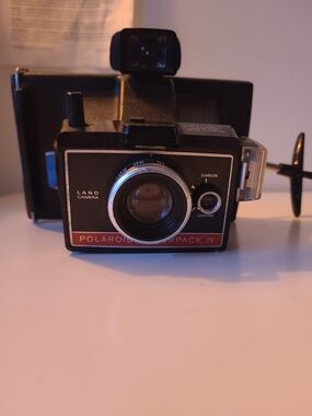 Polaroid Land Camera Colorpack IV in Black and Red Accents
